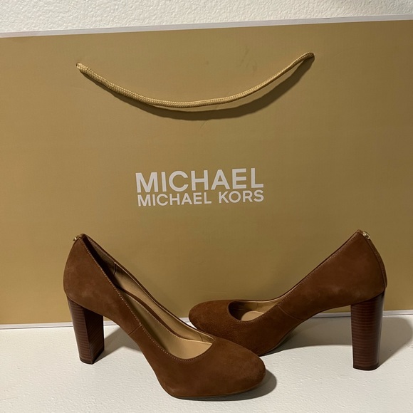 Michael Kors Suede heels! - Picture 2 of 9